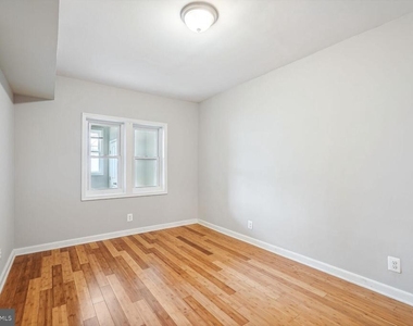 1222 Meigs Place Ne - Photo Thumbnail 8