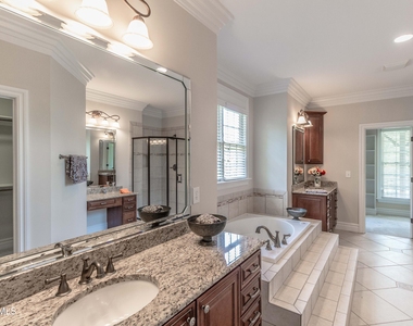119 Broad Leaf Court - Photo Thumbnail 10