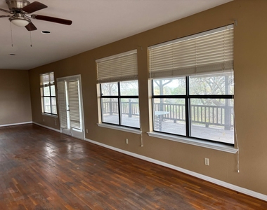 15401 Lariat Trl - Photo Thumbnail 19