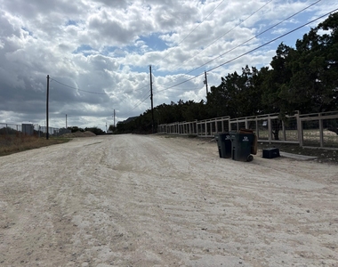 15401 Lariat Trl - Photo Thumbnail 11