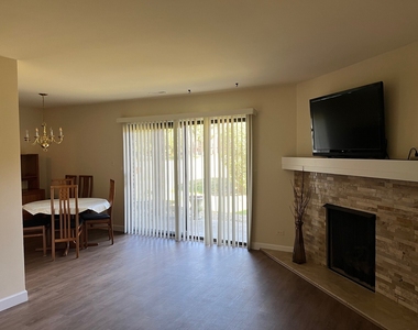 1607 Thames Court - Photo Thumbnail 2