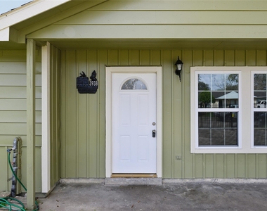 3938 Daphne Street - Photo Thumbnail 2