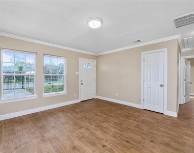 3938 Daphne Street - Photo Thumbnail 6