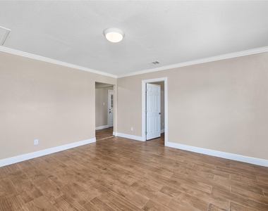 3938 Daphne Street - Photo Thumbnail 7