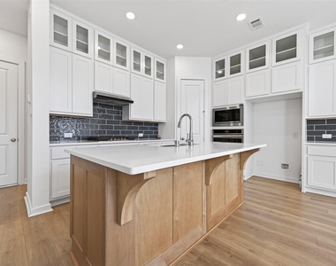 16518 Texas Hill Country Road - Photo Thumbnail 12