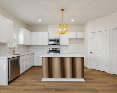 6417 Eastland Street - Photo Thumbnail 5
