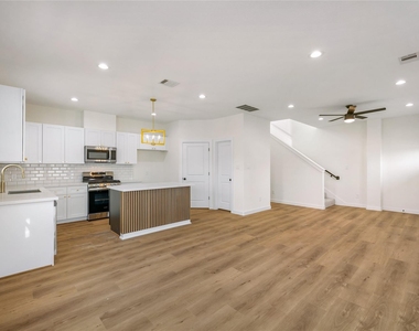 6417 Eastland Street - Photo Thumbnail 4