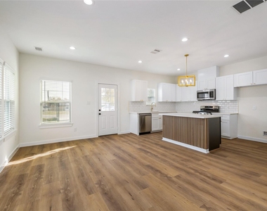 6417 Eastland Street - Photo Thumbnail 3