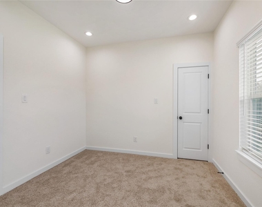 6417 Eastland Street - Photo Thumbnail 14
