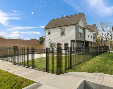 6417 Eastland Street - Photo Thumbnail 17