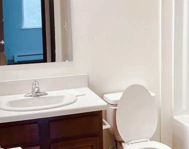 260 N Maple Road - Photo Thumbnail 9