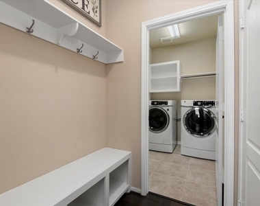 2127 Blossomcrown Drive - Photo Thumbnail 20