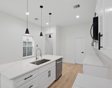 3320 Francis Street - Photo Thumbnail 11