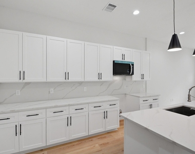 3320 Francis Street - Photo Thumbnail 7