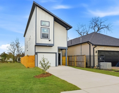 3320 Francis Street - Photo Thumbnail 3