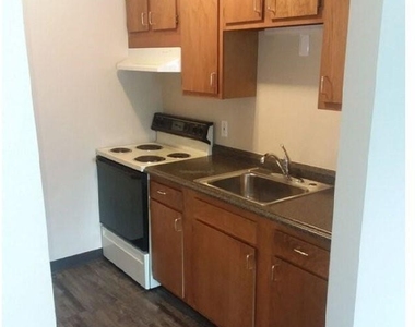 858 Se 8th Street - Photo Thumbnail 5