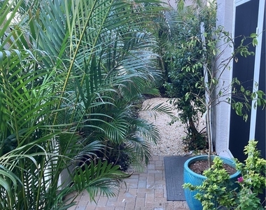 6849 Grenadier Boulevard - Photo Thumbnail 17