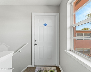 411 Madison Avenue - Photo Thumbnail 2