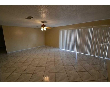 720 100th Avenue N - Photo Thumbnail 3
