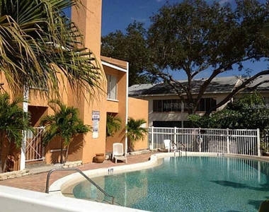 720 100th Avenue N - Photo Thumbnail 11