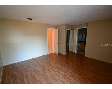 720 100th Avenue N - Photo Thumbnail 5