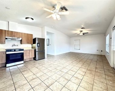 1121 Dr Martin Luther King Jr Street S - Photo Thumbnail 6
