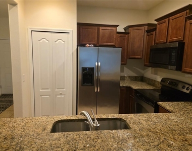 3158 Rodrick Circle - Photo Thumbnail 10