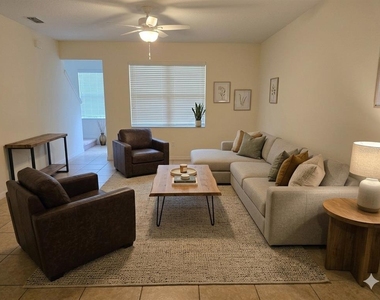 3158 Rodrick Circle - Photo Thumbnail 7