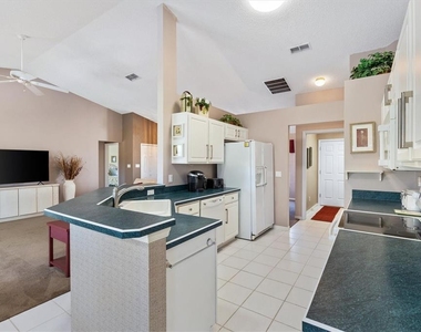 3909 River Crest Circle - Photo Thumbnail 14