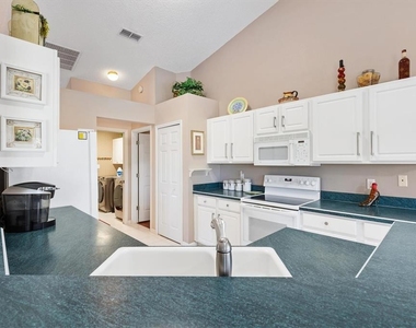 3909 River Crest Circle - Photo Thumbnail 13