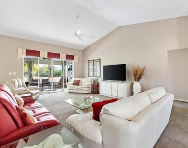 3909 River Crest Circle - Photo Thumbnail 10