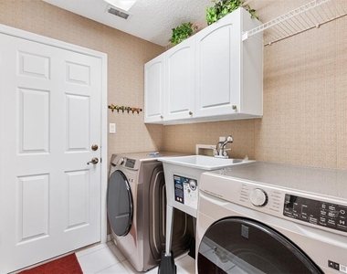 3909 River Crest Circle - Photo Thumbnail 27