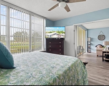7461 W Country Club Drive N - Photo Thumbnail 13