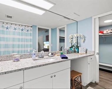 7461 W Country Club Drive N - Photo Thumbnail 14