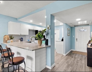 7461 W Country Club Drive N - Photo Thumbnail 1