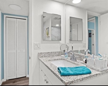 7461 W Country Club Drive N - Photo Thumbnail 15