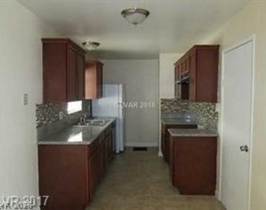 2909 Merritt Avenue - Photo Thumbnail 3