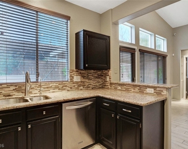 10509 Jeremy Pointe Avenue - Photo Thumbnail 7