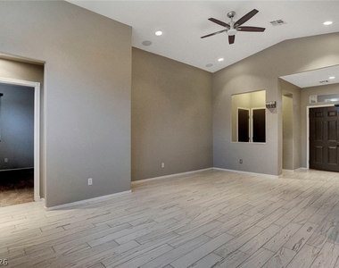 10509 Jeremy Pointe Avenue - Photo Thumbnail 15