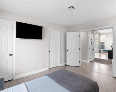 3402 Classic Bay Lane - Photo Thumbnail 14