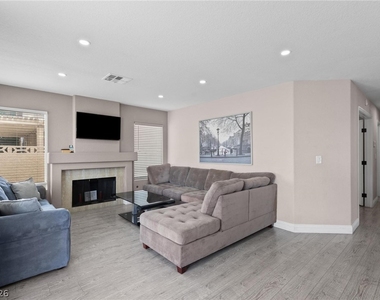 3402 Classic Bay Lane - Photo Thumbnail 8
