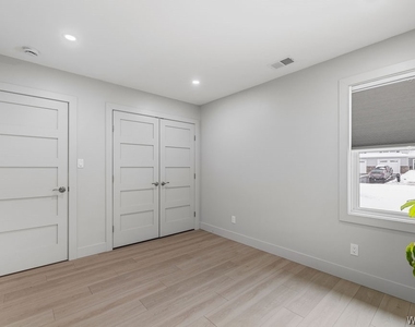 855 Madison Drive - Photo Thumbnail 10
