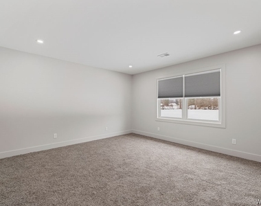 855 Madison Drive - Photo Thumbnail 11