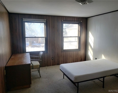 91 Springville Avenue - Photo Thumbnail 8