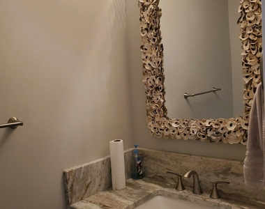1704 Grand Central Avenue - Photo Thumbnail 5