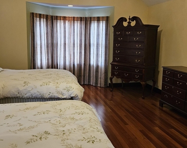 1577 Country Club Lane - Photo Thumbnail 45