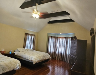 1577 Country Club Lane - Photo Thumbnail 43