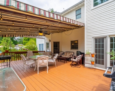 1577 Country Club Lane - Photo Thumbnail 17