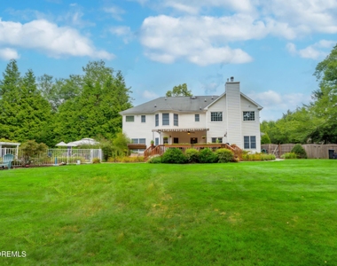 1577 Country Club Lane - Photo Thumbnail 18