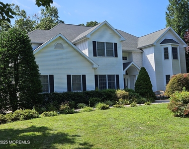 1577 Country Club Lane - Photo Thumbnail 4